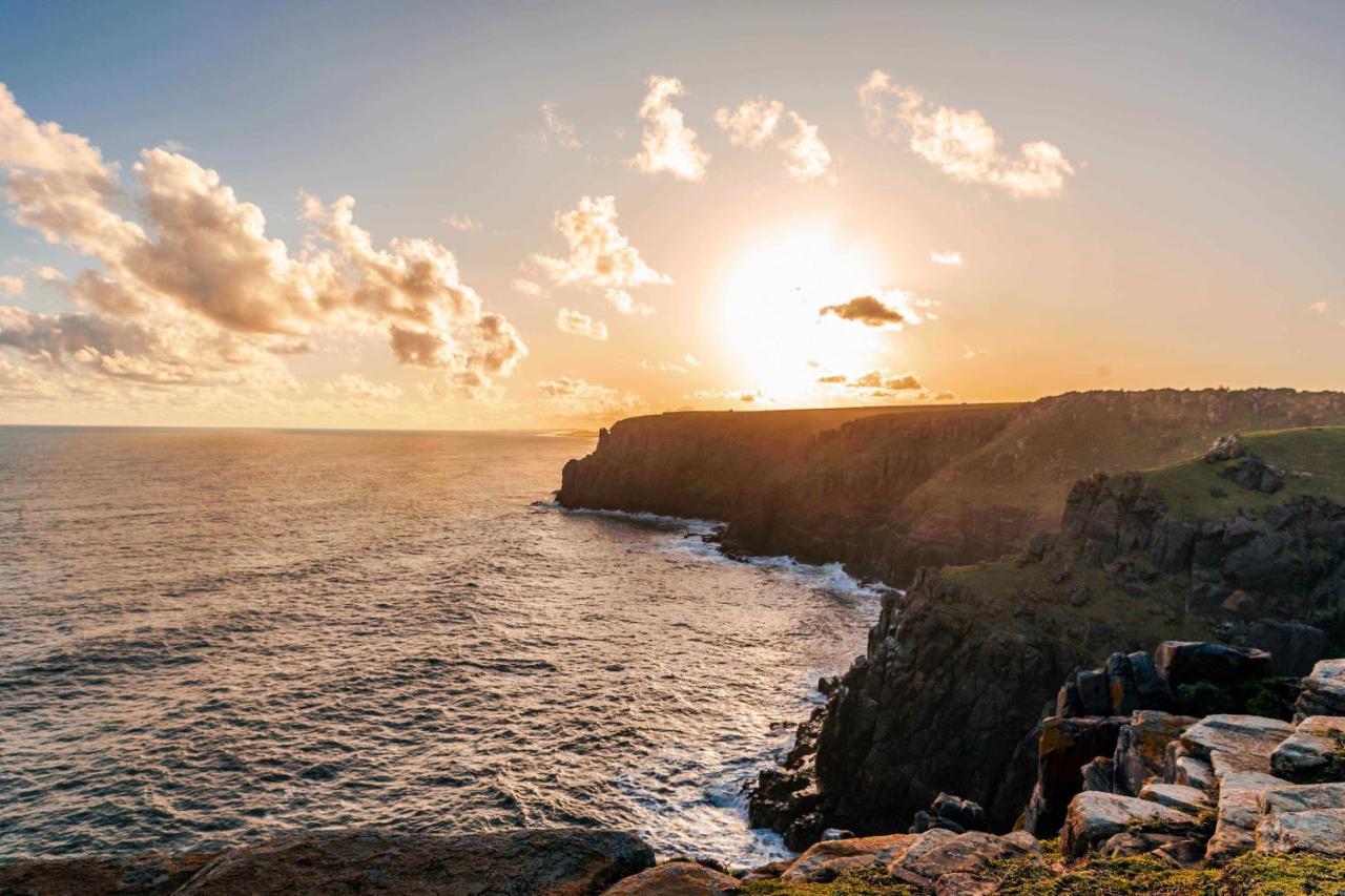 Mitford-On-Sea Aparthotel Morgan's Bay Bagian luar foto