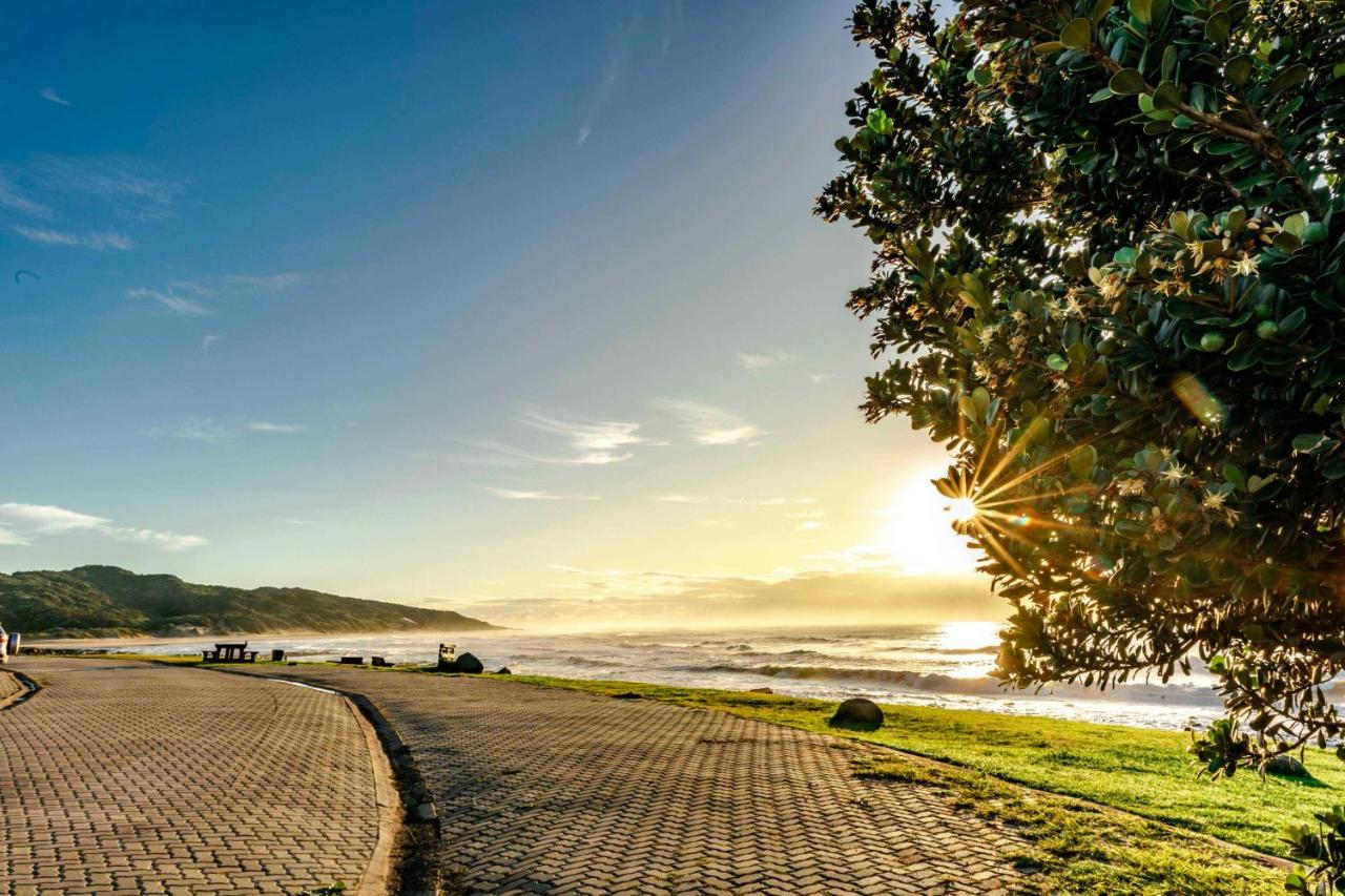 Mitford-On-Sea Aparthotel Morgan's Bay Bagian luar foto