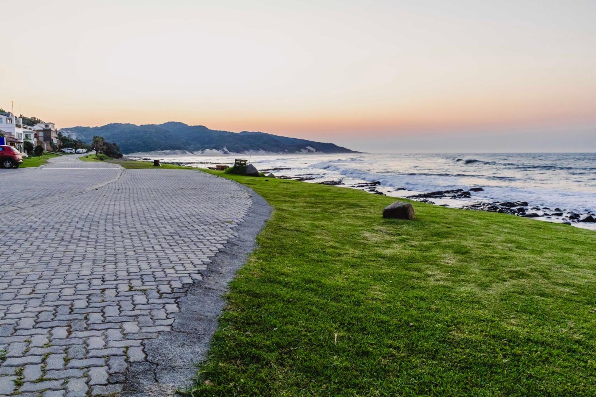 Mitford-On-Sea Aparthotel Morgan's Bay Bagian luar foto